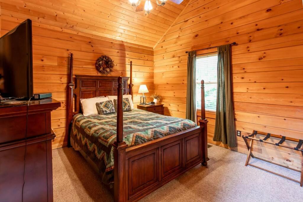 Nice View Fireplace, Hot Tub, Porch Bed, Private سيفيرفيل المظهر الخارجي الصورة