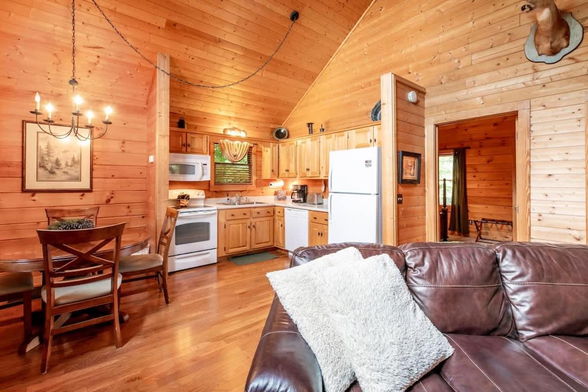 Nice View Fireplace, Hot Tub, Porch Bed, Private سيفيرفيل المظهر الخارجي الصورة