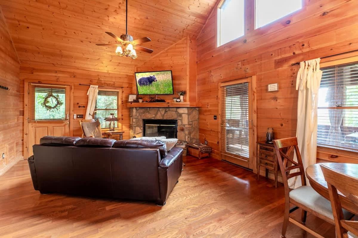 Nice View Fireplace, Hot Tub, Porch Bed, Private سيفيرفيل المظهر الخارجي الصورة